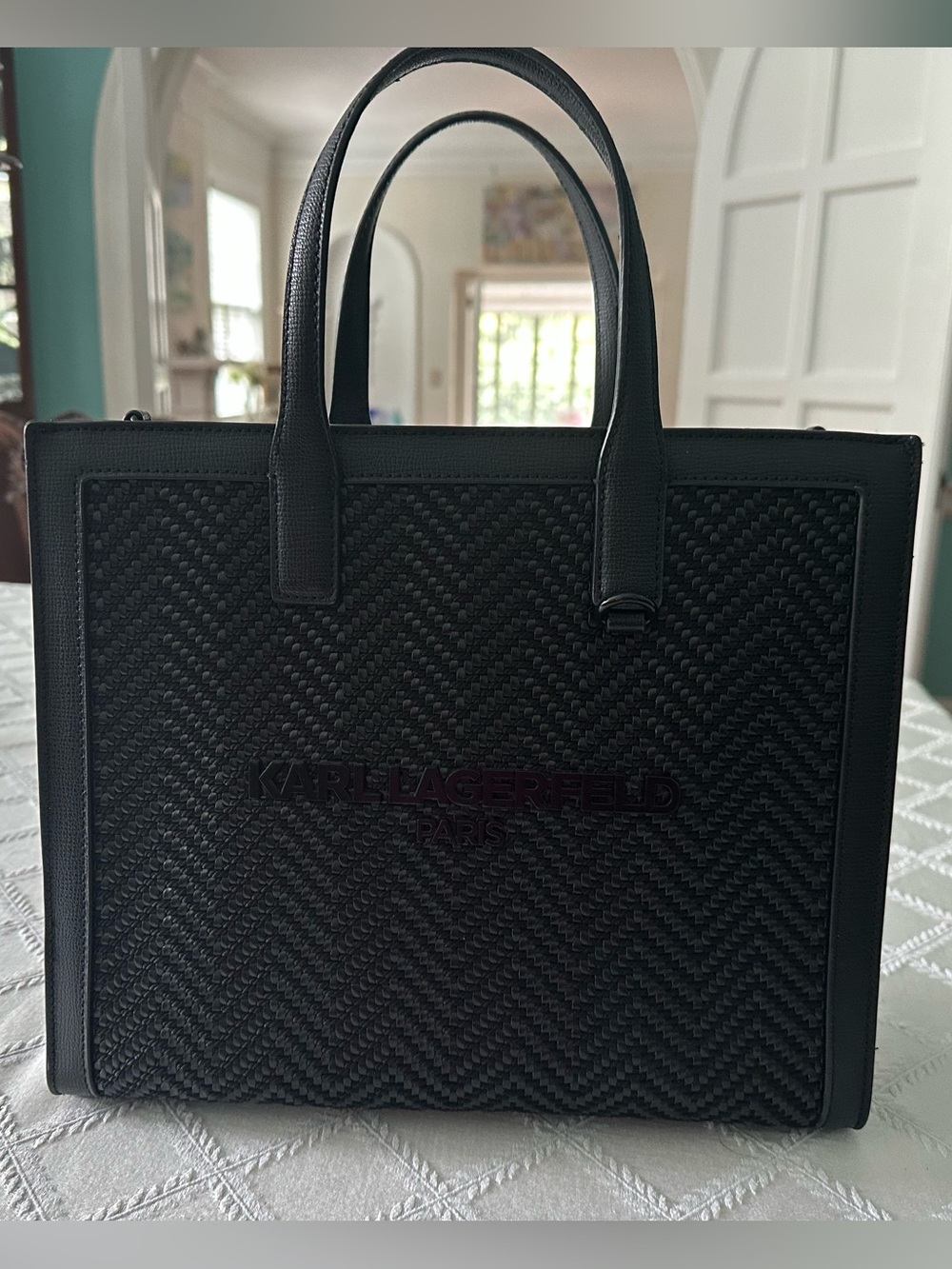 Karl Lagerfeld Paris Nouveau logo tote